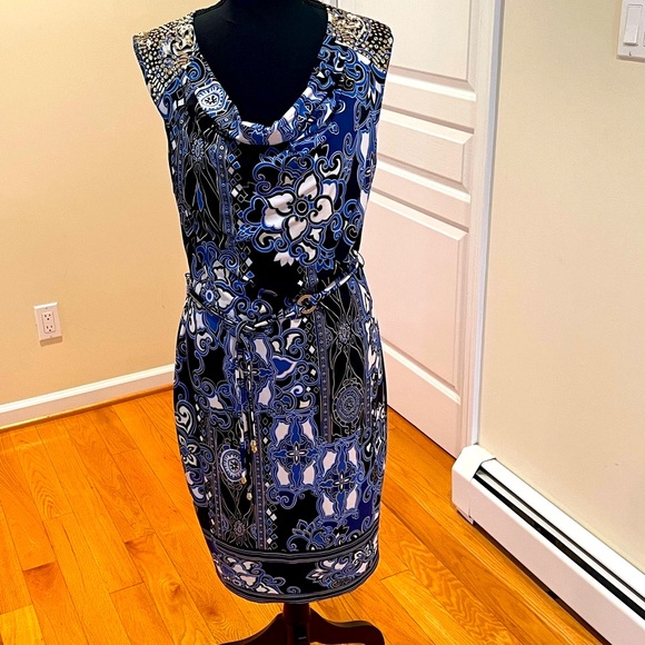 Cache elegant dress with beaded shoulders and nice belt size L  timeless piece - Picture 3 of 15